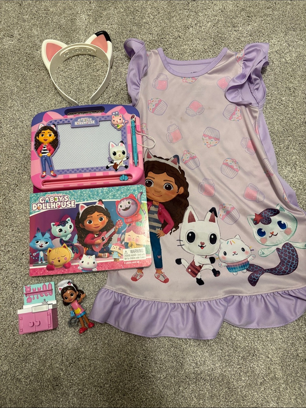 Girls Gabby’s Dollhouse Nightgown XS (4/5) and book set
